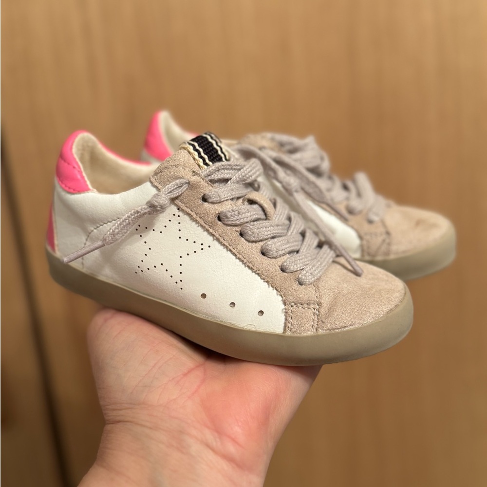 ShuShop Mia Bright Pink & Tan
Sneakers Size 8